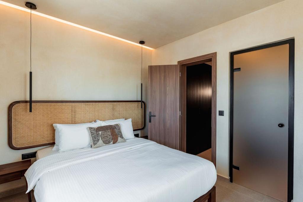 Agios Georgios  Peranosa The Residencyアパートホテル エクステリア 写真