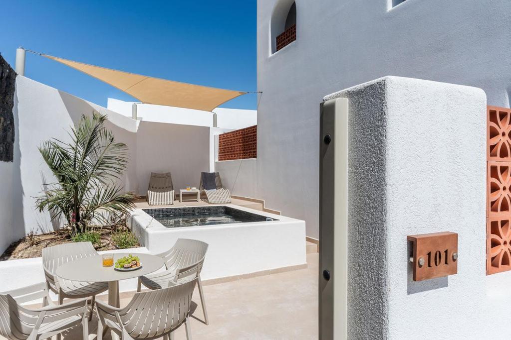 Agios Georgios  Peranosa The Residencyアパートホテル エクステリア 写真