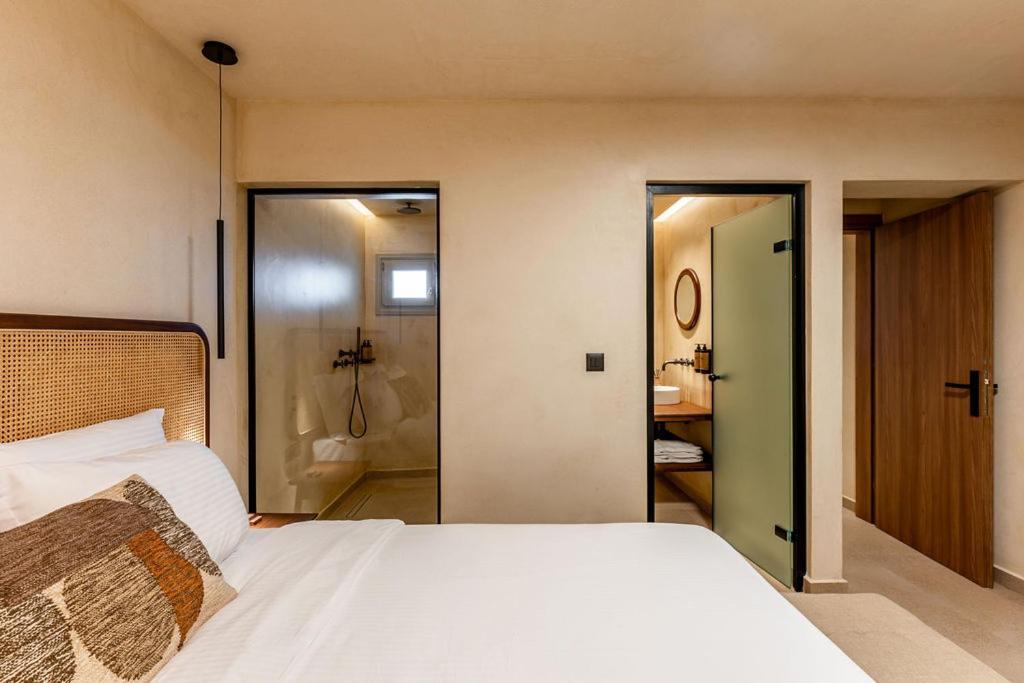 Agios Georgios  Peranosa The Residencyアパートホテル エクステリア 写真
